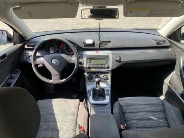 Чорний Фольксваген Пассат, об'ємом двигуна 2 л та пробігом 268 тис. км за 5799 $, фото 5 на Automoto.ua