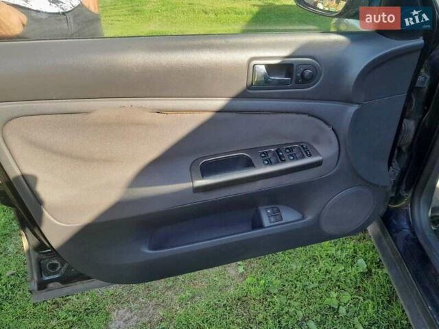 Черный Фольксваген Пассат, объемом двигателя 2 л и пробегом 490 тыс. км за 1350 $, фото 3 на Automoto.ua