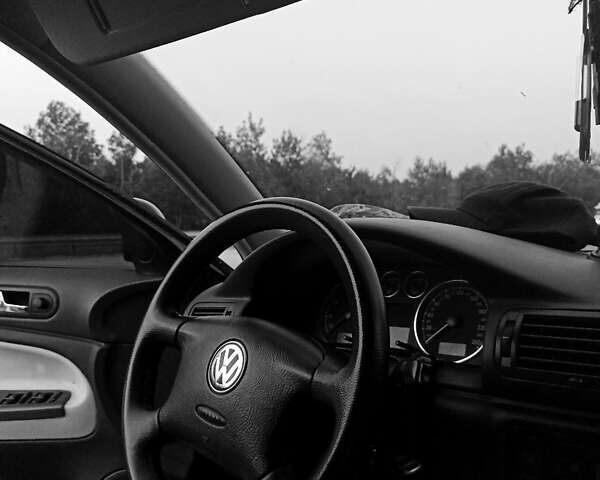 Чорний Фольксваген Пассат, об'ємом двигуна 1.6 л та пробігом 260 тис. км за 4500 $, фото 1 на Automoto.ua