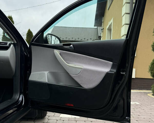 Черный Фольксваген Пассат, объемом двигателя 2 л и пробегом 350 тыс. км за 5850 $, фото 21 на Automoto.ua