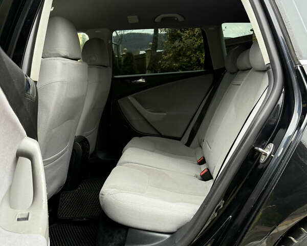 Черный Фольксваген Пассат, объемом двигателя 2 л и пробегом 350 тыс. км за 5850 $, фото 14 на Automoto.ua