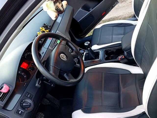 Черный Фольксваген Пассат, объемом двигателя 1.6 л и пробегом 225 тыс. км за 5950 $, фото 6 на Automoto.ua