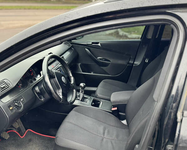 Черный Фольксваген Пассат, объемом двигателя 1.97 л и пробегом 321 тыс. км за 5999 $, фото 11 на Automoto.ua