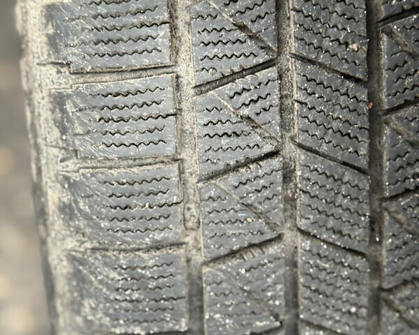 Черный Фольксваген Пассат, объемом двигателя 1.97 л и пробегом 321 тыс. км за 5999 $, фото 18 на Automoto.ua