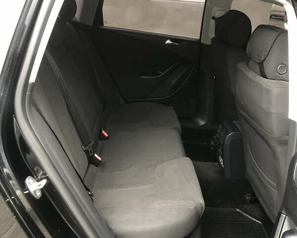 Черный Фольксваген Пассат, объемом двигателя 1.97 л и пробегом 311 тыс. км за 5350 $, фото 14 на Automoto.ua