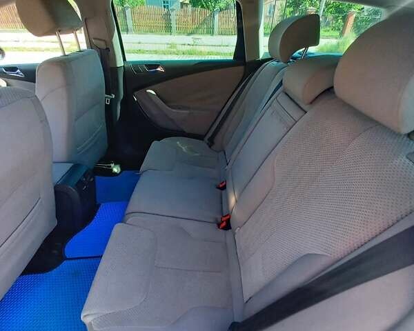 Чорний Фольксваген Пассат, об'ємом двигуна 1.6 л та пробігом 321 тис. км за 4800 $, фото 10 на Automoto.ua