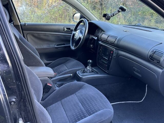 Черный Фольксваген Пассат, объемом двигателя 1.9 л и пробегом 230 тыс. км за 2799 $, фото 12 на Automoto.ua