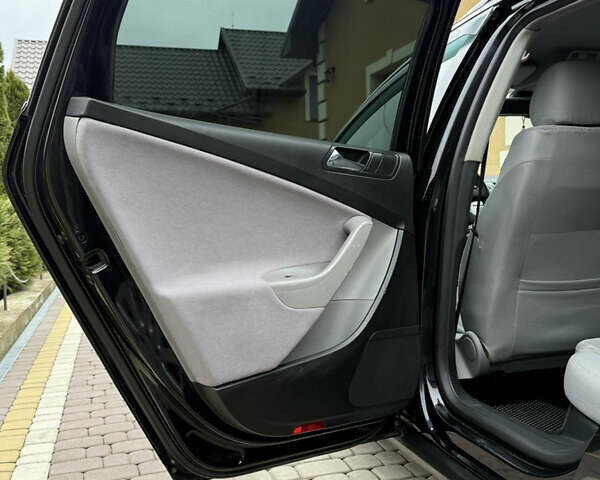 Черный Фольксваген Пассат, объемом двигателя 2 л и пробегом 350 тыс. км за 5850 $, фото 13 на Automoto.ua