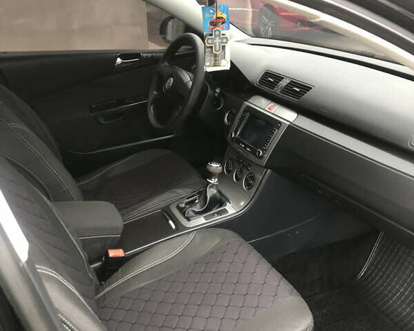 Черный Фольксваген Пассат, объемом двигателя 1.97 л и пробегом 311 тыс. км за 5350 $, фото 13 на Automoto.ua