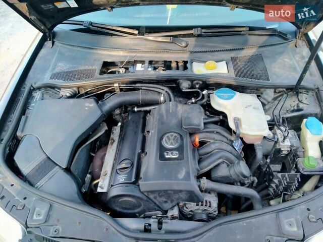 Чорний Фольксваген Пассат, об'ємом двигуна 1.6 л та пробігом 260 тис. км за 4500 $, фото 5 на Automoto.ua