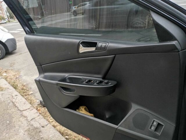 Чорний Фольксваген Пассат, об'ємом двигуна 2 л та пробігом 480 тис. км за 2137 $, фото 6 на Automoto.ua