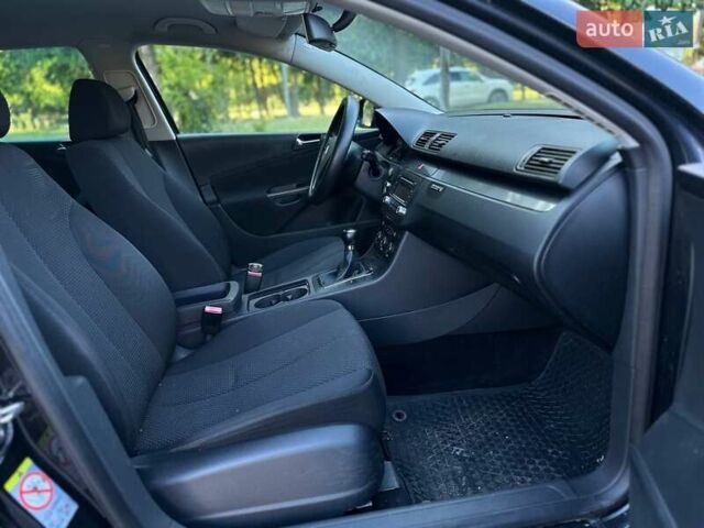 Черный Фольксваген Пассат, объемом двигателя 1.6 л и пробегом 270 тыс. км за 5200 $, фото 17 на Automoto.ua