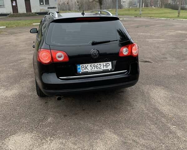 Черный Фольксваген Пассат, объемом двигателя 1.6 л и пробегом 343 тыс. км за 5950 $, фото 6 на Automoto.ua