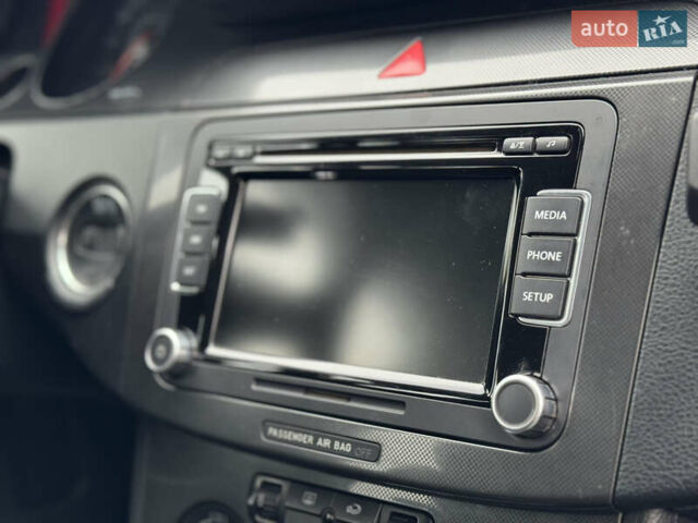 Черный Фольксваген Пассат, объемом двигателя 1.9 л и пробегом 438 тыс. км за 5950 $, фото 27 на Automoto.ua