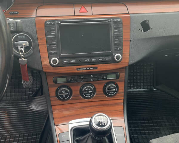 Черный Фольксваген Пассат, объемом двигателя 1.97 л и пробегом 274 тыс. км за 6500 $, фото 17 на Automoto.ua