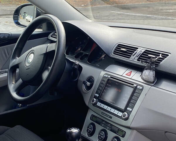 Черный Фольксваген Пассат, объемом двигателя 1.97 л и пробегом 317 тыс. км за 6450 $, фото 38 на Automoto.ua