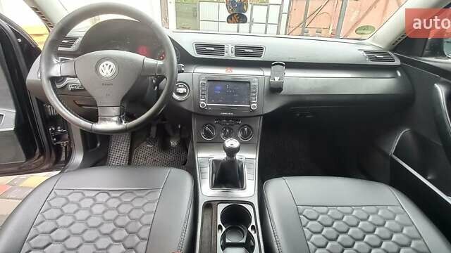 Черный Фольксваген Пассат, объемом двигателя 1.9 л и пробегом 330 тыс. км за 5800 $, фото 6 на Automoto.ua