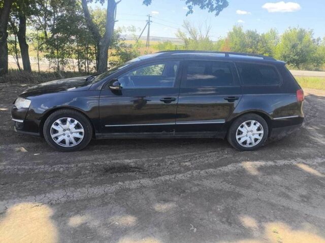 Черный Фольксваген Пассат, объемом двигателя 2 л и пробегом 400 тыс. км за 2611 $, фото 2 на Automoto.ua