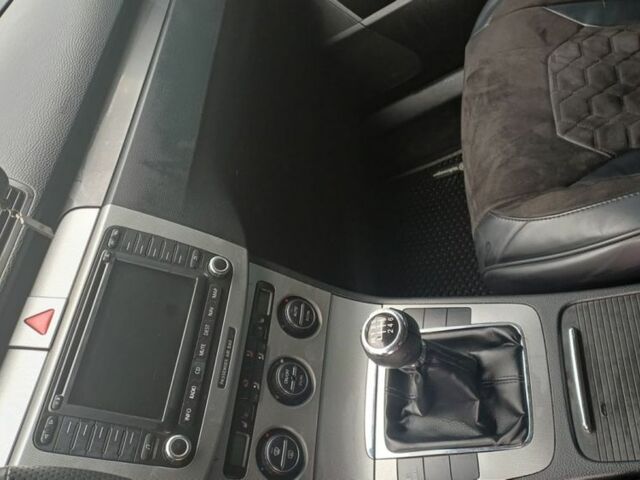 Чорний Фольксваген Пассат, об'ємом двигуна 2 л та пробігом 395 тис. км за 5999 $, фото 14 на Automoto.ua