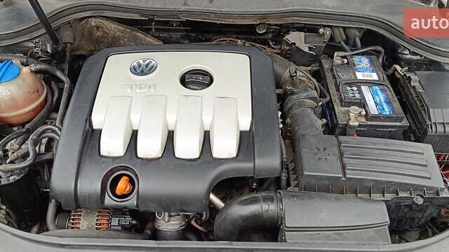 Чорний Фольксваген Пассат, об'ємом двигуна 1.97 л та пробігом 275 тис. км за 2500 $, фото 3 на Automoto.ua