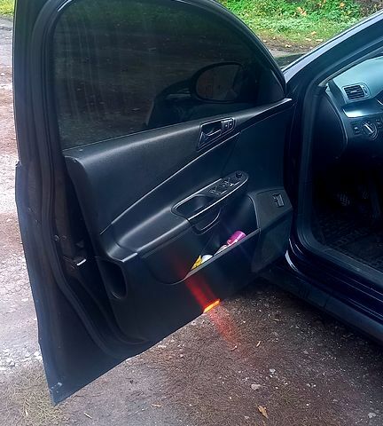 Черный Фольксваген Пассат, объемом двигателя 2 л и пробегом 235 тыс. км за 5500 $, фото 5 на Automoto.ua