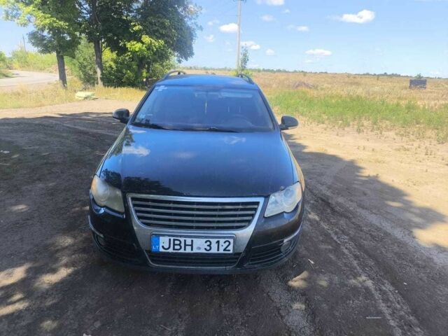 Черный Фольксваген Пассат, объемом двигателя 2 л и пробегом 400 тыс. км за 2611 $, фото 3 на Automoto.ua