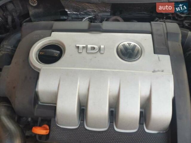 Черный Фольксваген Пассат, объемом двигателя 2 л и пробегом 370 тыс. км за 6700 $, фото 27 на Automoto.ua