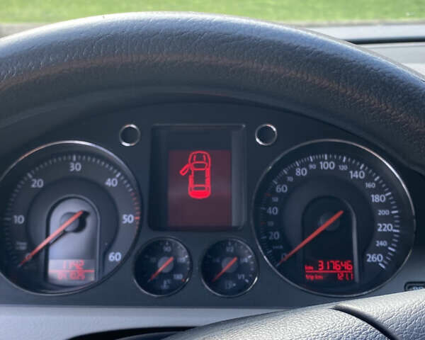 Черный Фольксваген Пассат, объемом двигателя 1.97 л и пробегом 317 тыс. км за 6450 $, фото 42 на Automoto.ua