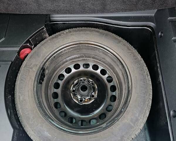 Черный Фольксваген Пассат, объемом двигателя 1.6 л и пробегом 250 тыс. км за 5500 $, фото 25 на Automoto.ua