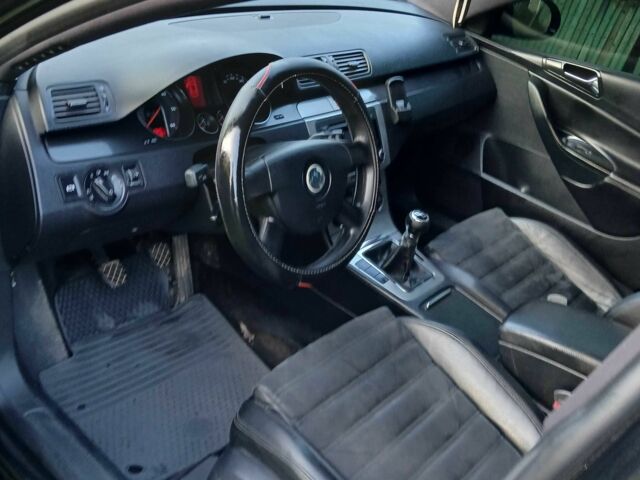 Чорний Фольксваген Пассат, об'ємом двигуна 2 л та пробігом 380 тис. км за 4900 $, фото 3 на Automoto.ua