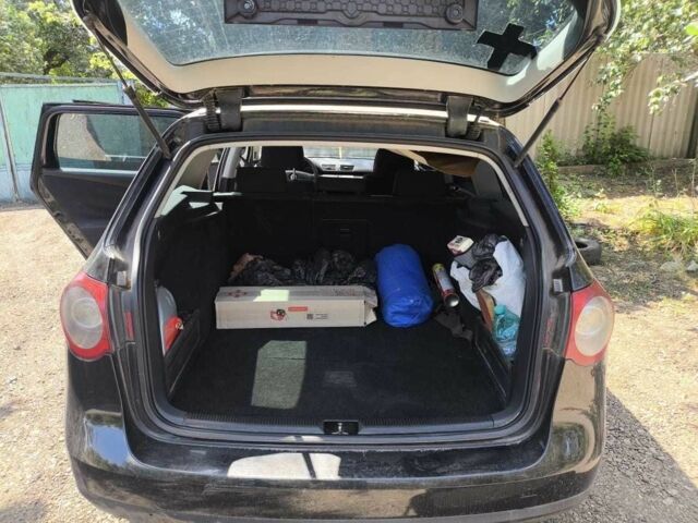 Черный Фольксваген Пассат, объемом двигателя 2 л и пробегом 400 тыс. км за 2611 $, фото 8 на Automoto.ua