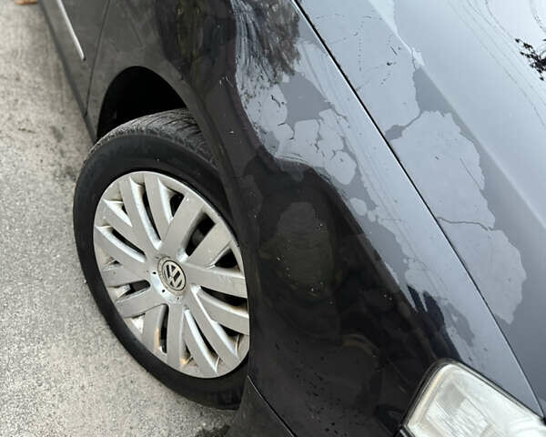 Черный Фольксваген Пассат, объемом двигателя 1.9 л и пробегом 300 тыс. км за 2400 $, фото 8 на Automoto.ua