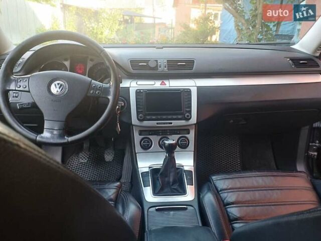 Черный Фольксваген Пассат, объемом двигателя 2 л и пробегом 370 тыс. км за 6700 $, фото 17 на Automoto.ua