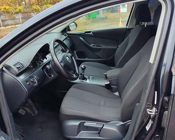 Черный Фольксваген Пассат, объемом двигателя 1.6 л и пробегом 243 тыс. км за 6699 $, фото 43 на Automoto.ua