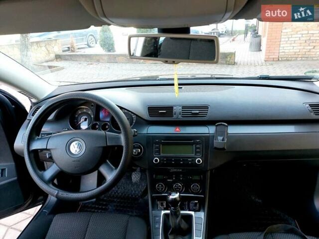 Чорний Фольксваген Пассат, об'ємом двигуна 1.6 л та пробігом 253 тис. км за 5950 $, фото 25 на Automoto.ua