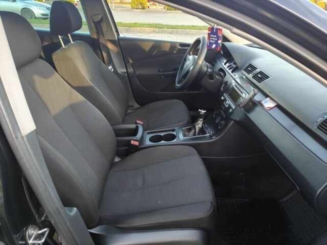 Черный Фольксваген Пассат, объемом двигателя 2 л и пробегом 240 тыс. км за 2750 $, фото 4 на Automoto.ua