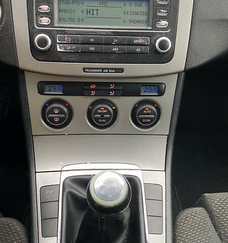 Фольксваген Пассат 2006 в Костополе на Automoto.ua Черный Фольксваген Пассат, объемом двигателя 2 л и пробегом 405 тыс. км за 2650 $, фото 16 на Automoto.ua