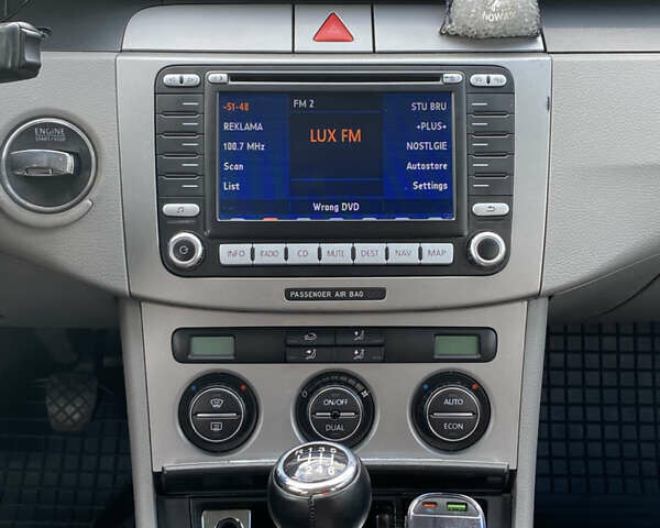 Черный Фольксваген Пассат, объемом двигателя 1.97 л и пробегом 317 тыс. км за 6450 $, фото 34 на Automoto.ua