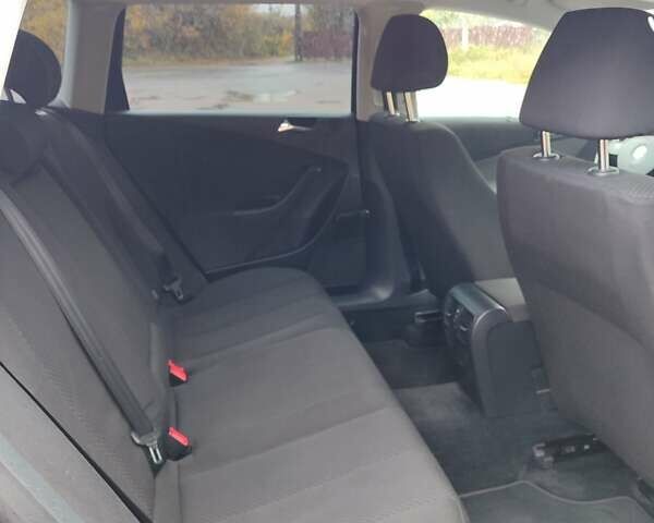 Черный Фольксваген Пассат, объемом двигателя 1.6 л и пробегом 243 тыс. км за 6799 $, фото 64 на Automoto.ua