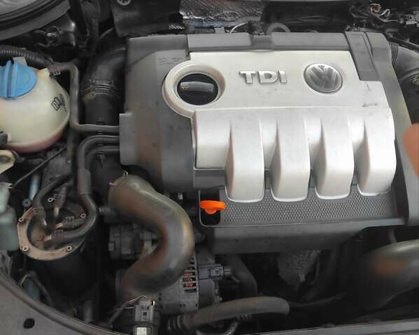 Черный Фольксваген Пассат, объемом двигателя 2 л и пробегом 370 тыс. км за 6700 $, фото 22 на Automoto.ua