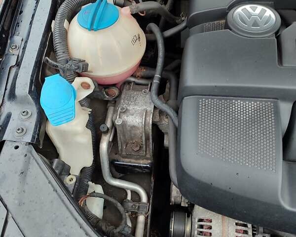 Черный Фольксваген Пассат, объемом двигателя 1.6 л и пробегом 243 тыс. км за 6799 $, фото 73 на Automoto.ua