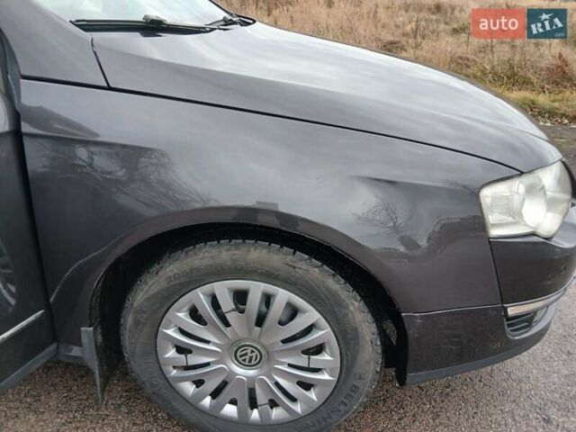 Черный Фольксваген Пассат, объемом двигателя 2 л и пробегом 290 тыс. км за 5200 $, фото 2 на Automoto.ua