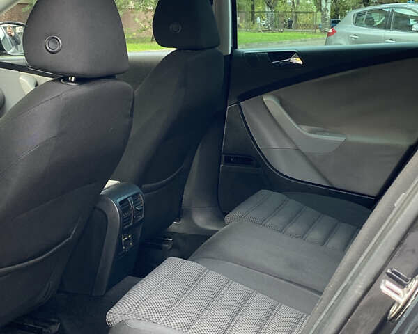 Черный Фольксваген Пассат, объемом двигателя 1.97 л и пробегом 317 тыс. км за 6450 $, фото 23 на Automoto.ua