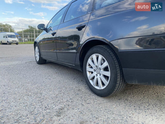 Черный Фольксваген Пассат, объемом двигателя 2 л и пробегом 241 тыс. км за 6000 $, фото 6 на Automoto.ua
