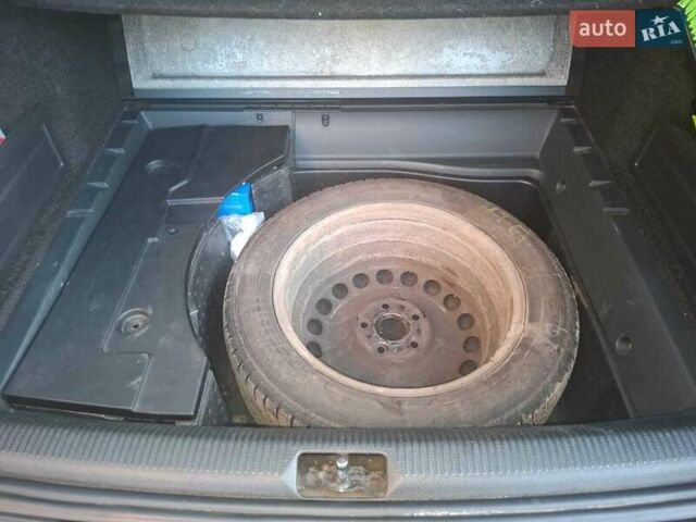 Черный Фольксваген Пассат, объемом двигателя 1.97 л и пробегом 340 тыс. км за 6100 $, фото 13 на Automoto.ua