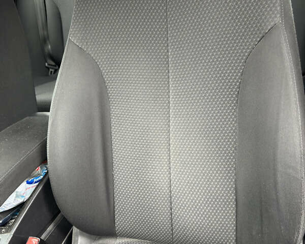 Черный Фольксваген Пассат, объемом двигателя 1.9 л и пробегом 438 тыс. км за 5950 $, фото 32 на Automoto.ua