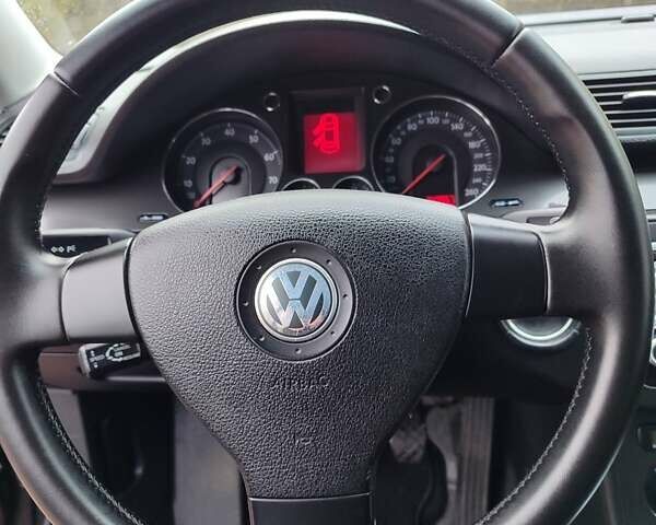 Черный Фольксваген Пассат, объемом двигателя 1.6 л и пробегом 243 тыс. км за 6699 $, фото 48 на Automoto.ua