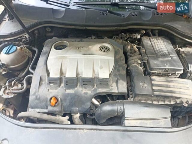 Черный Фольксваген Пассат, объемом двигателя 2 л и пробегом 325 тыс. км за 4300 $, фото 13 на Automoto.ua