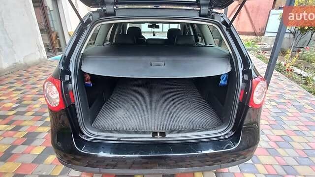 Черный Фольксваген Пассат, объемом двигателя 1.9 л и пробегом 330 тыс. км за 5800 $, фото 5 на Automoto.ua