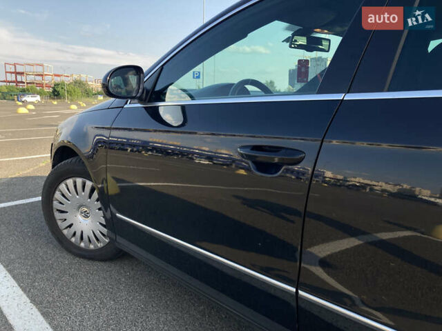 Черный Фольксваген Пассат, объемом двигателя 1.98 л и пробегом 240 тыс. км за 6400 $, фото 7 на Automoto.ua